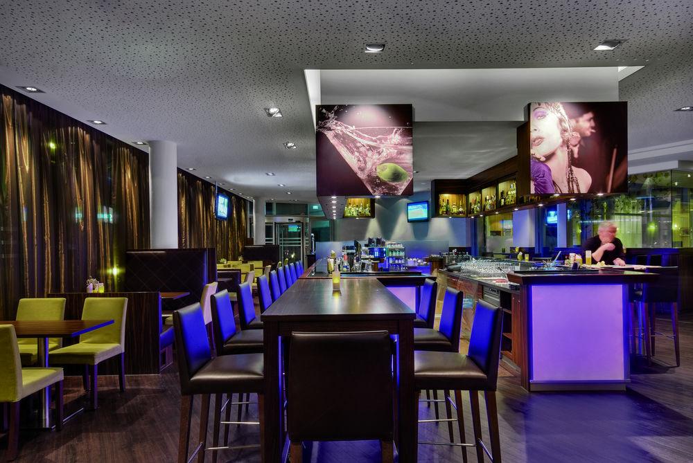 Courtyard By Marriott Hotel