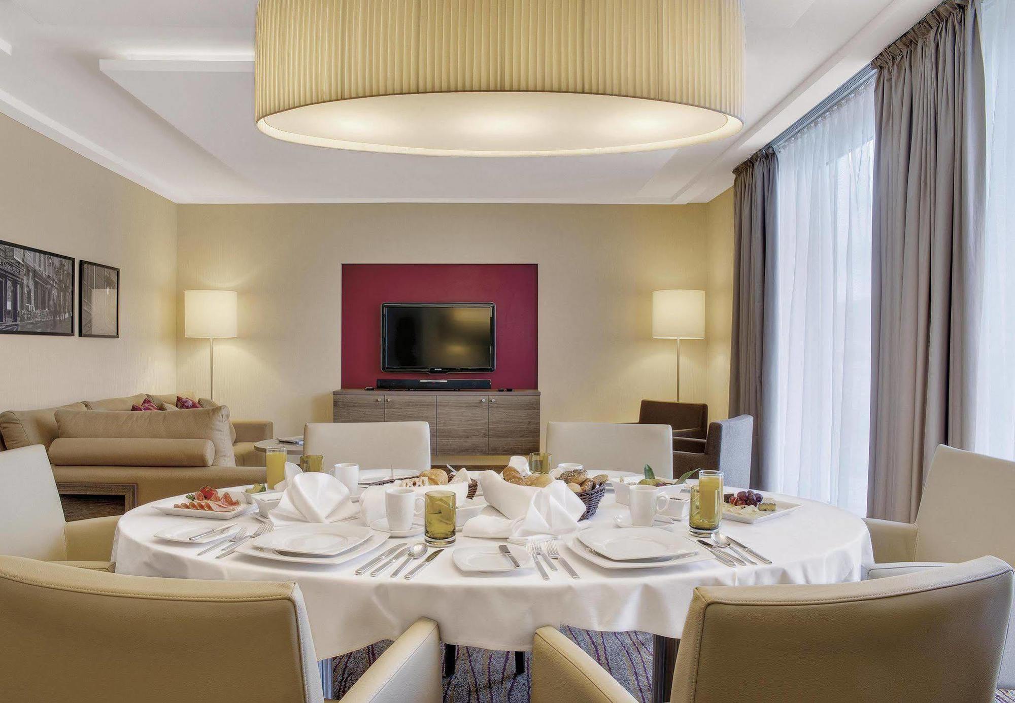 Courtyard By Marriott